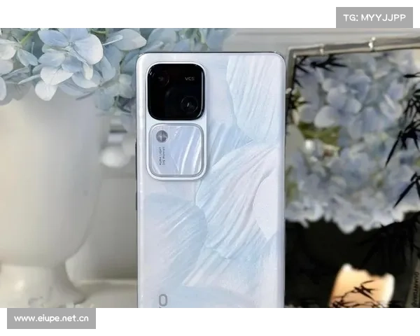 vivo S18系列手机搭载120Hz朝阳护眼屏:峰值亮度2800nits vivo S18系列手机搭载120Hz朝阳护眼屏:峰值亮度2800nits